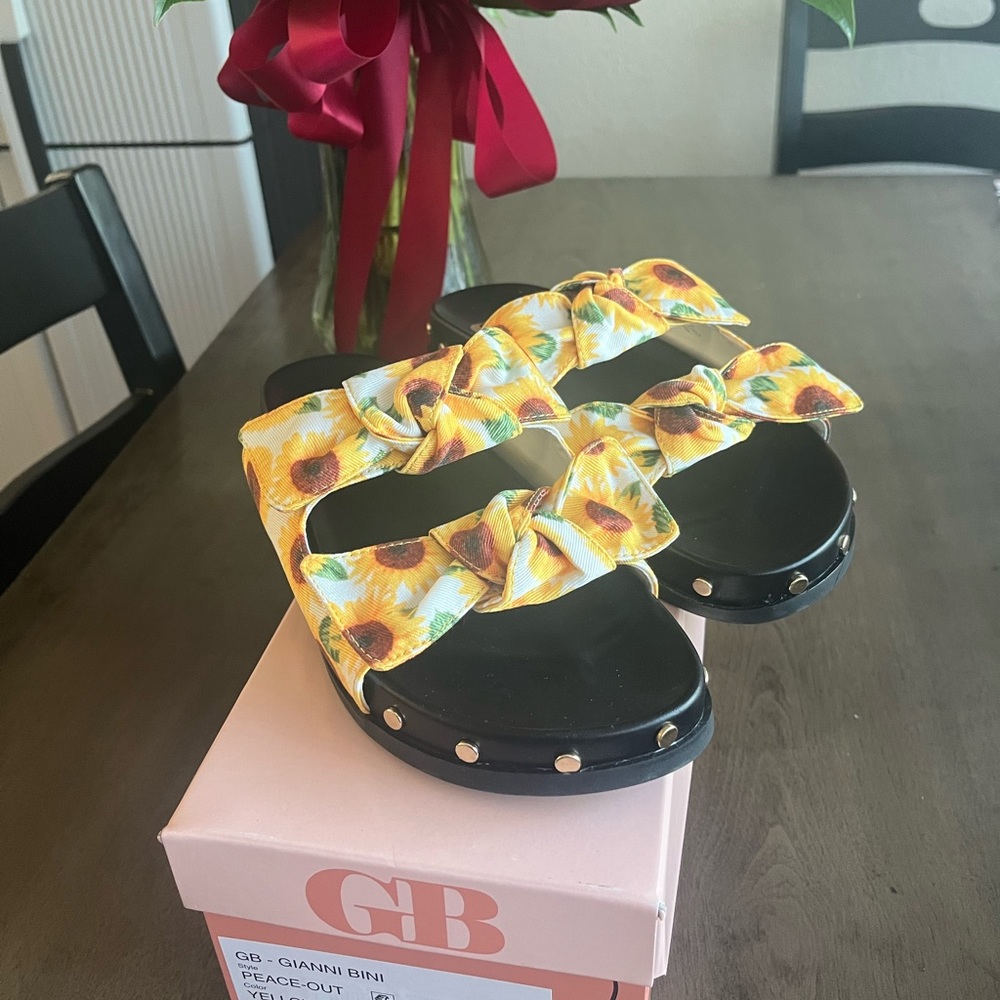 Sunflower Gianni Bini Slides